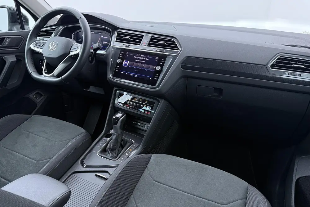 Volkswagen Tiguan 1.4 TSI eHybrid Business+ | Getint Glas | uit 2022, foto 17