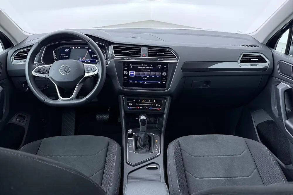 Volkswagen Tiguan 1.4 TSI eHybrid Business+ | Getint Glas | uit 2022, foto 4