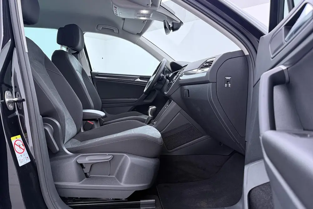 Volkswagen Tiguan 1.4 TSI eHybrid Business+ | Getint Glas | uit 2022, foto 5