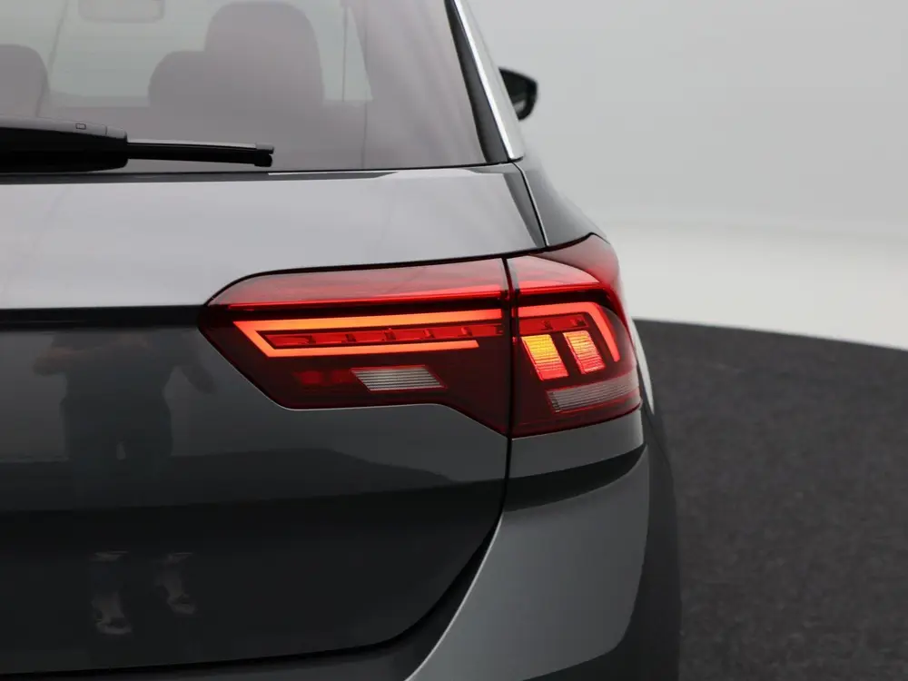 Volkswagen T-Roc 1.5 TSi 150 Pk Automaat R line | Trekhaak | uit 2021, foto 13