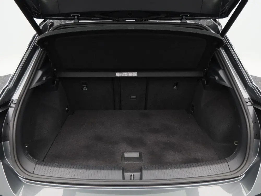 Volkswagen T-Roc 1.5 TSi 150 Pk Automaat R line | Trekhaak | uit 2021, foto 15