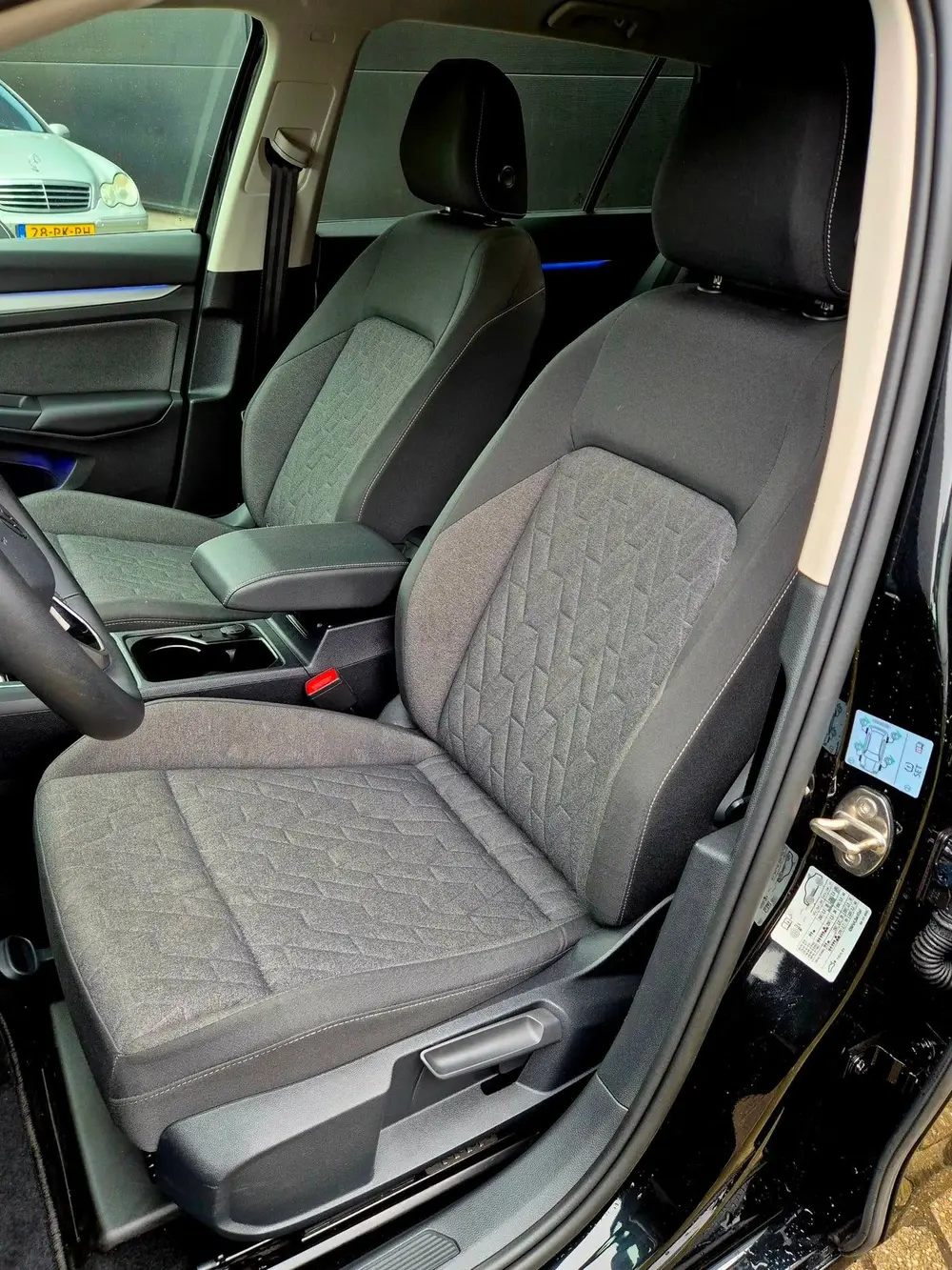 Volkswagen Golf Variant 1.5 eTSI 116PK Life Edition + Dealer uit 2025, foto 5