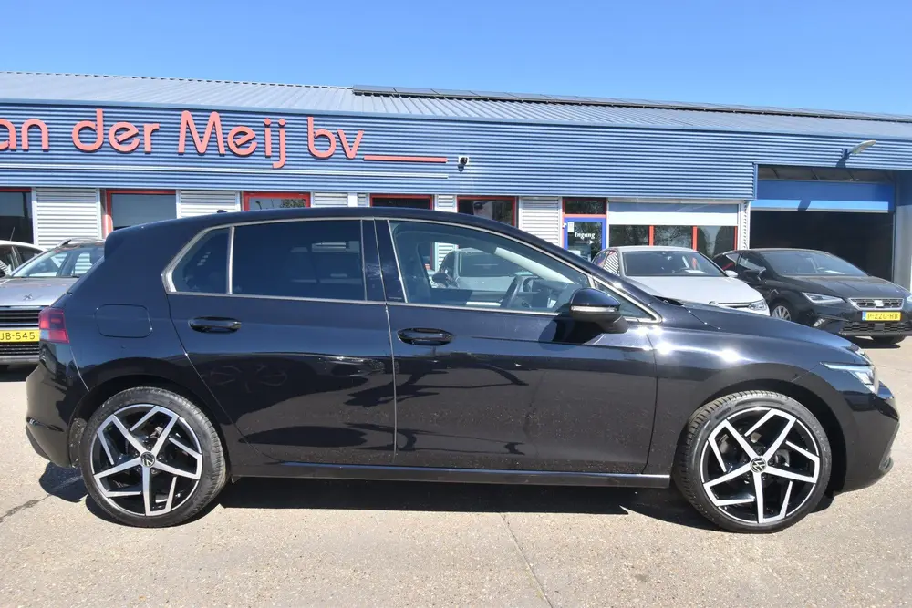 Volkswagen Golf 1.0 TSI Golf , TREKHAAK , LMV 18 , PDC V+A uit 2021, foto 2