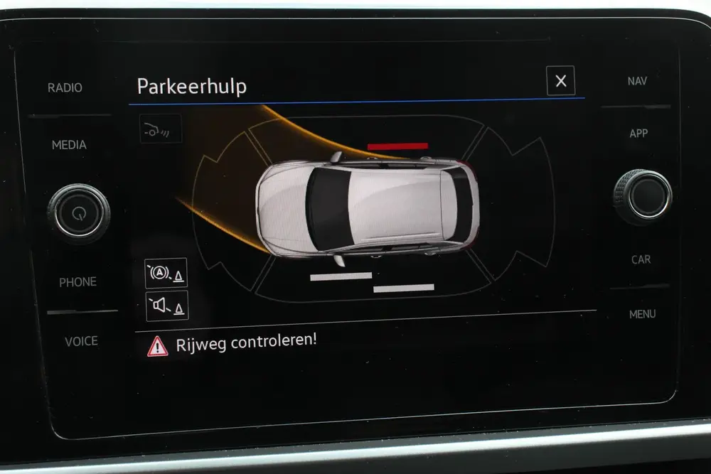 Volkswagen T-Roc 1.5 TSI 150pk DSG Life Navigatie Apple Carp uit 2023, foto 19