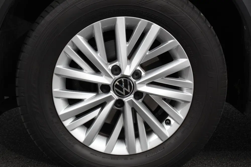 Volkswagen T-Roc 1.5 TSI 150pk DSG Life Navigatie Apple Carp uit 2023, foto 2