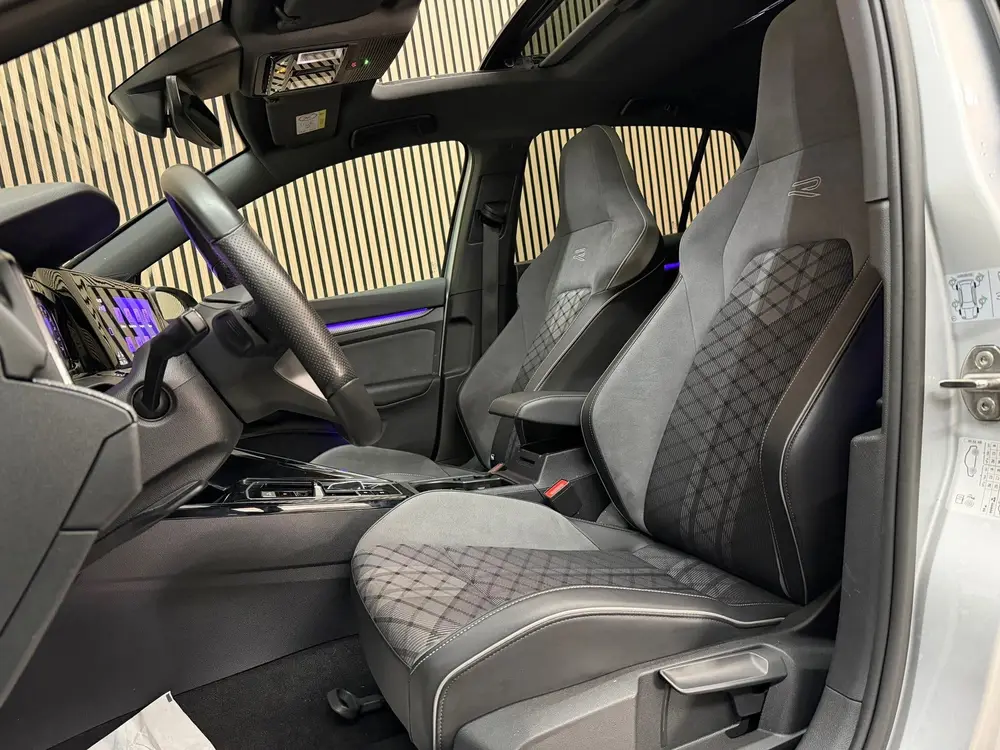 Volkswagen Golf 1.5 eTSI R-Line Business 2024 IQ-LIGHT PANO uit 2024, foto 12
