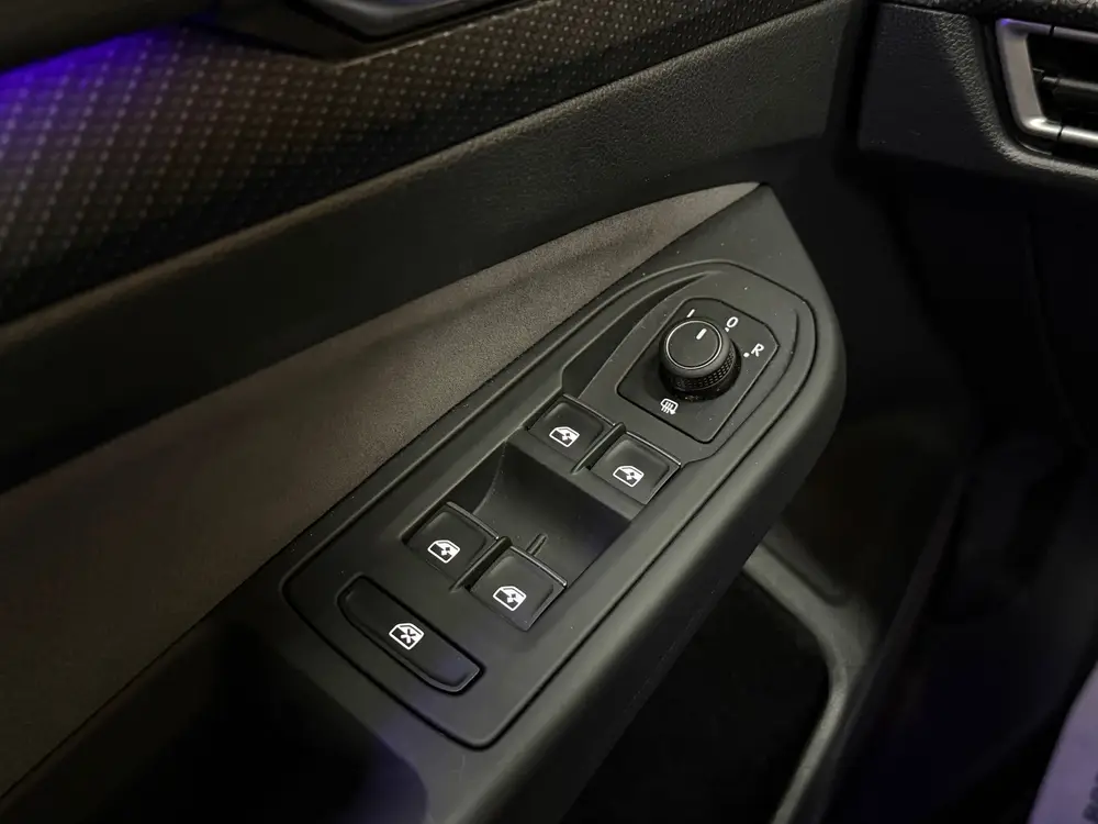Volkswagen Golf 1.5 eTSI R-Line Business 2024 IQ-LIGHT PANO uit 2024, foto 16