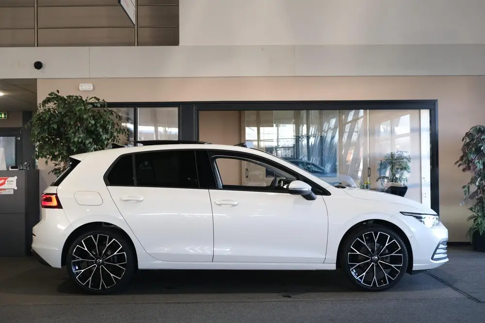 Volkswagen Golf 8 1.5 eTSI DSG Pano Led Navi ACC HUD CAM PDC uit 2020, foto 6