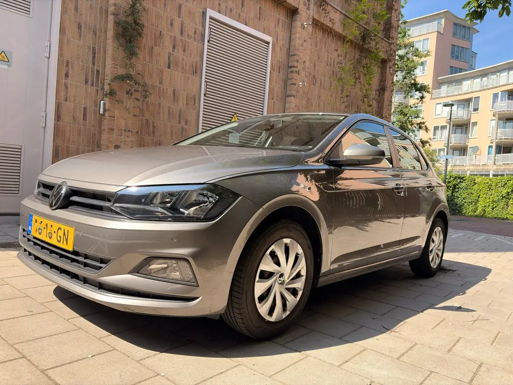 Volkswagen Polo VI 1.0 MPI 80hp — 2021 — Grey uit 2021, foto 2