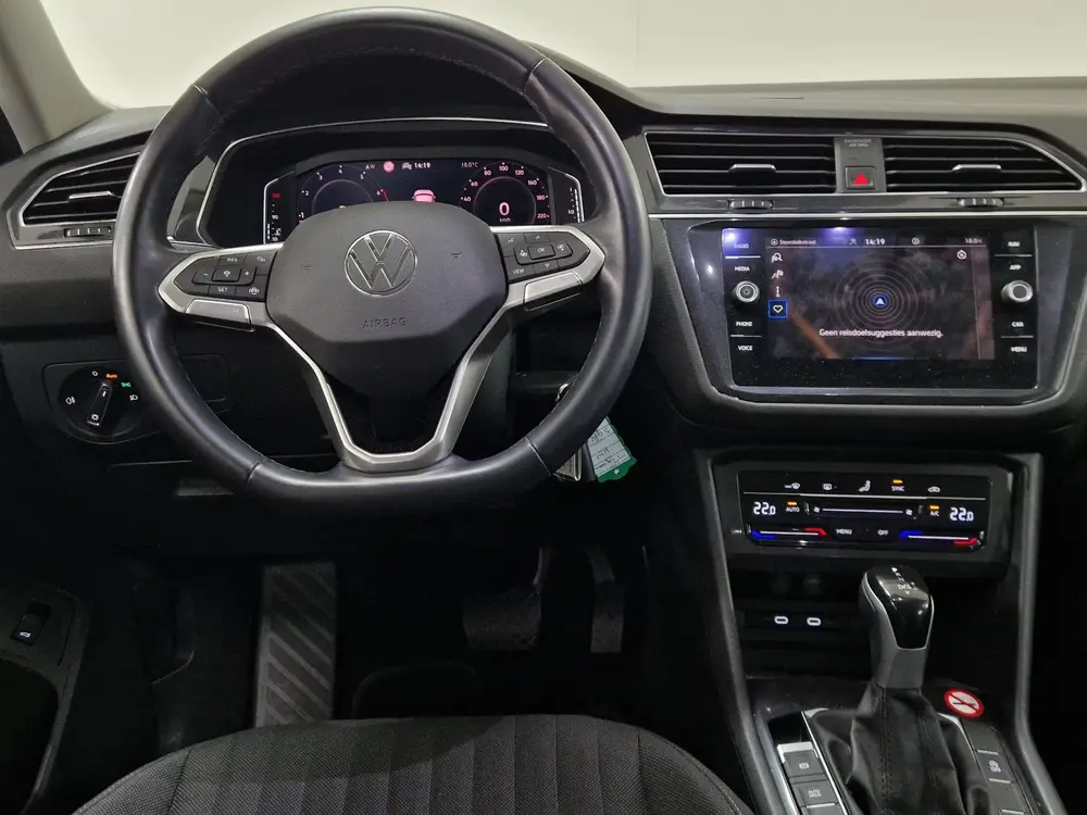 Volkswagen Tiguan Allspace 1.5 TSI Life 7p. 7-ZITS | NAVIGAT uit 2023, foto 20