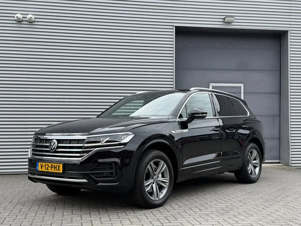 Volkswagen Touareg 3.0 TDI R-Line I Aut. I Grijs Kenteken I uit 2021