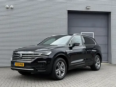 Volkswagen Touareg 3.0 TDI R-Line I Aut. I Grijs Kenteken I uit 2021