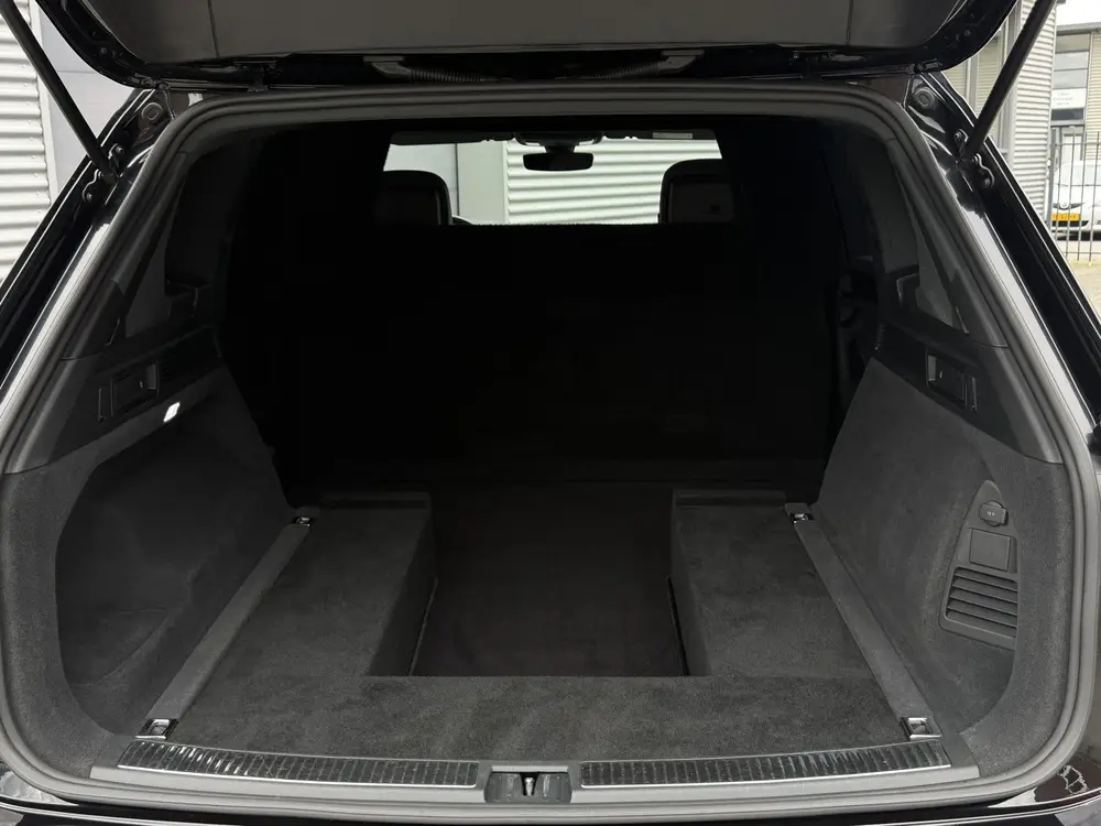 Volkswagen Touareg 3.0 TDI R-Line I Aut. I Grijs Kenteken I uit 2021, foto 10