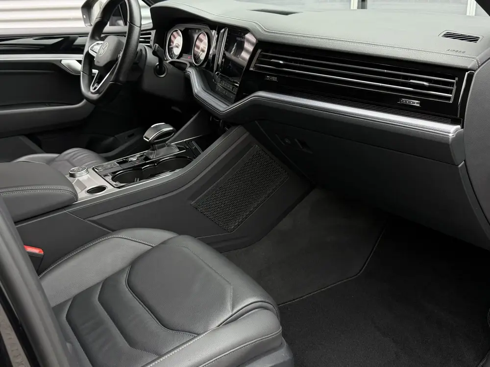Volkswagen Touareg 3.0 TDI R-Line I Aut. I Grijs Kenteken I uit 2021, foto 6