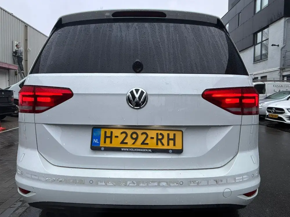 Volkswagen Touran 2.0 TDI Comfortline AUTOMAAT / HONDEN WAGE uit 2020, foto 13