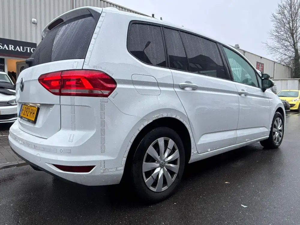 Volkswagen Touran 2.0 TDI Comfortline AUTOMAAT / HONDEN WAGE uit 2020, foto 2