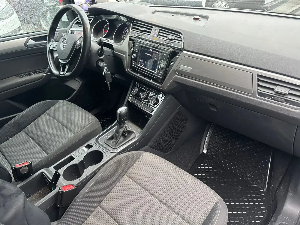 Volkswagen Touran 2.0 TDI Comfortline AUTOMAAT / HONDEN WAGE uit 2020, foto 3
