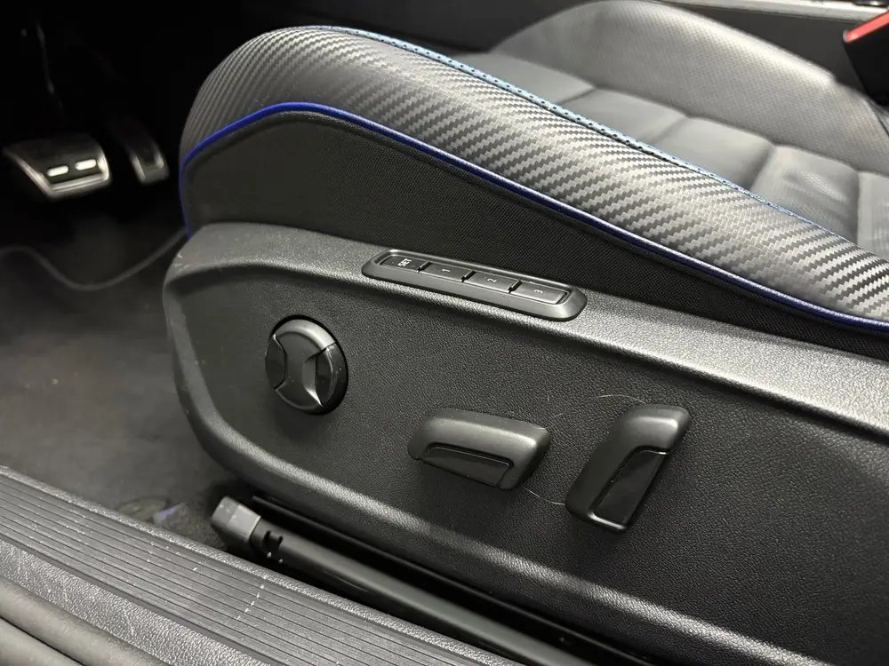 Volkswagen Golf 2.0 TSI R 4Motion Akra uit 2023, foto 8