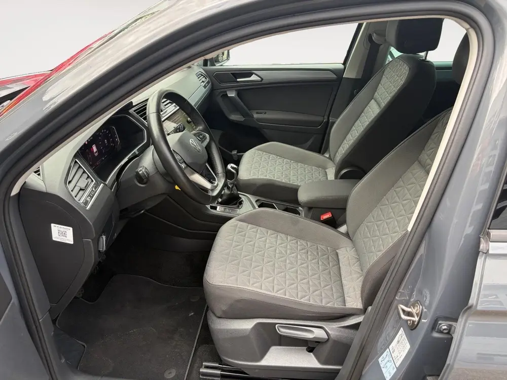 Volkswagen Tiguan 1.5 TSI Life | Draadloos Carplay | Navi | uit 2021, foto 9