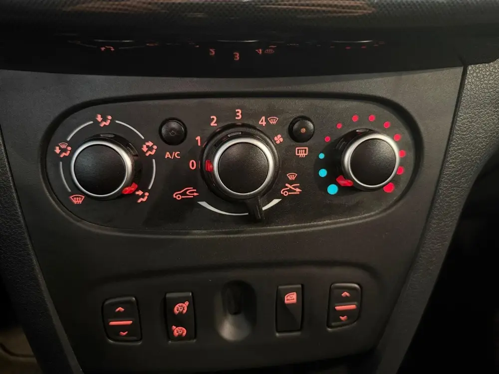 Dacia Logan MCV 0.9 TCe Laureate *Navi+Camera*Airco*Parkeers uit 2019, foto 20