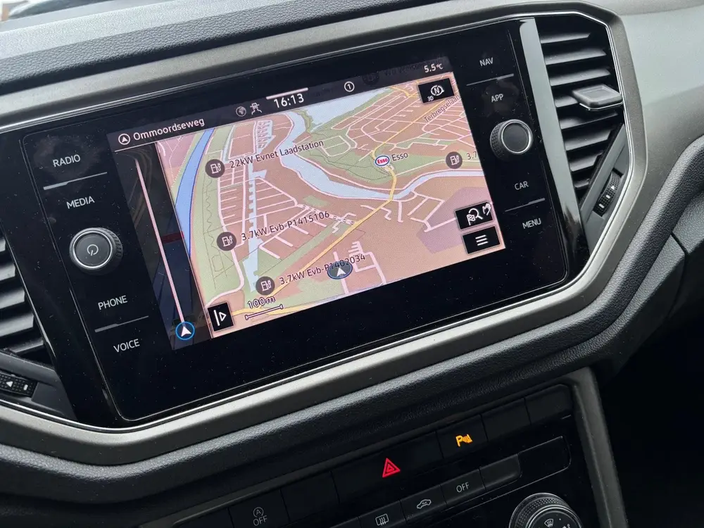 Volkswagen T-Roc 1.0 TSI Style Business Camera uit 2020, foto 15