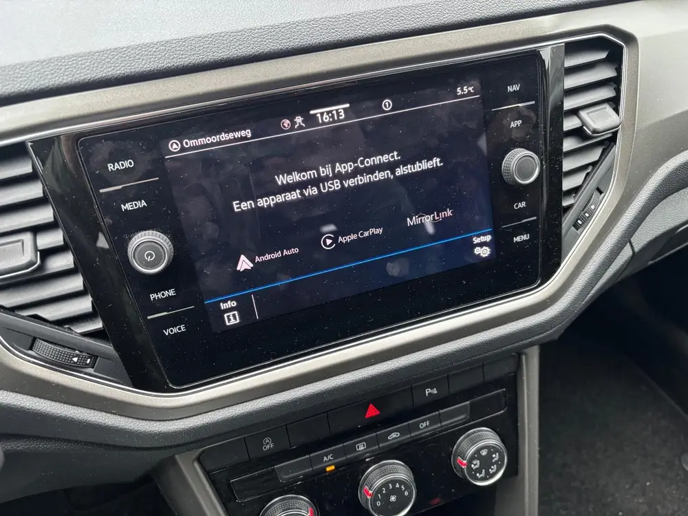 Volkswagen T-Roc 1.0 TSI Style Business Camera uit 2020, foto 17