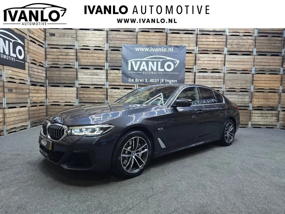 BMW 5-Serie 530e Business Edition Plus HUD Navi LED Memory s uit 2023