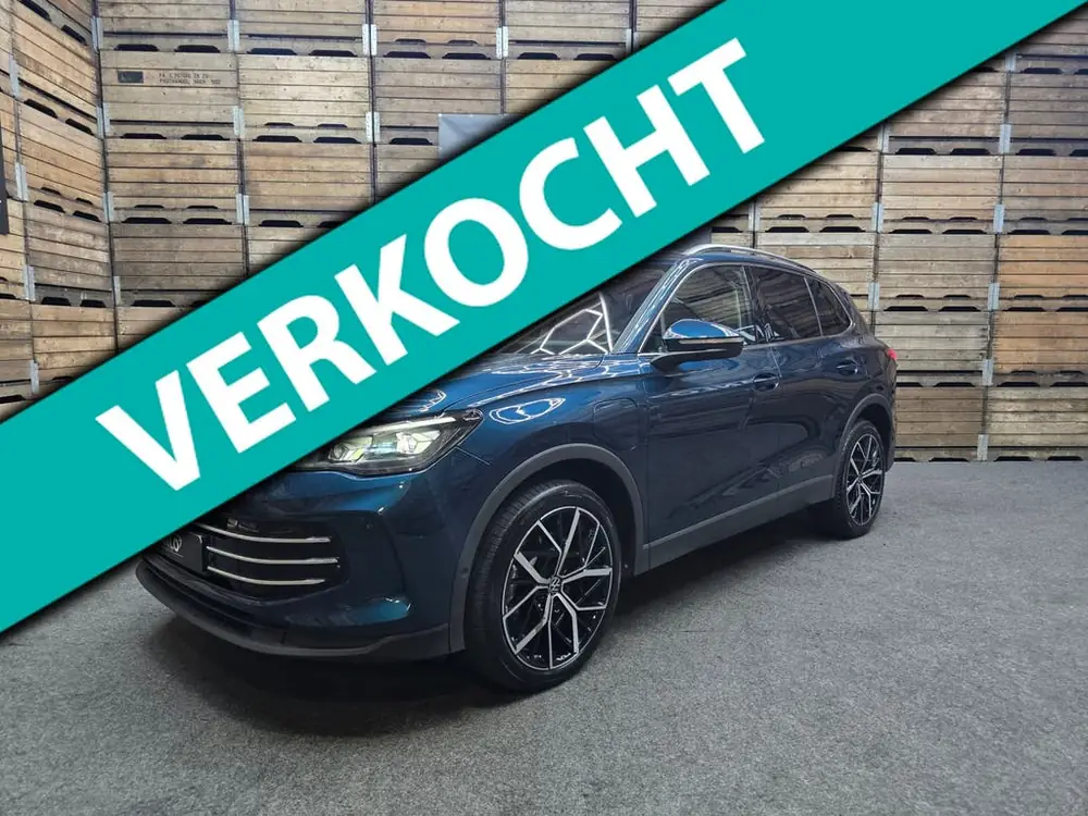Volkswagen Tiguan 1.5 eHybrid Elegance IQ LIght Panorama 360 uit 2025