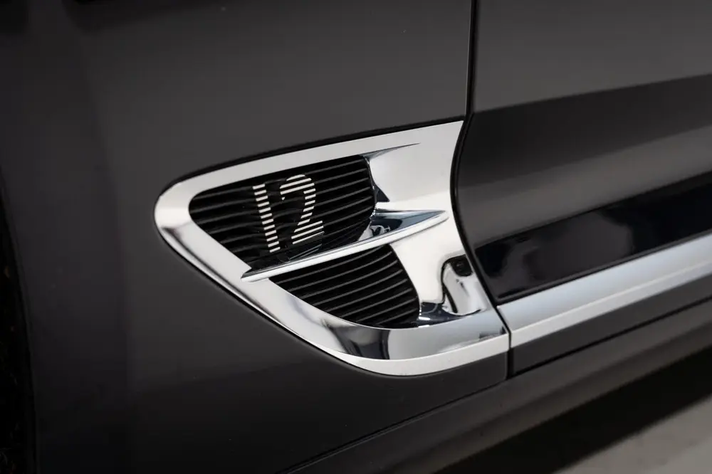 Bentley Continental W12 uit 2019, foto 11