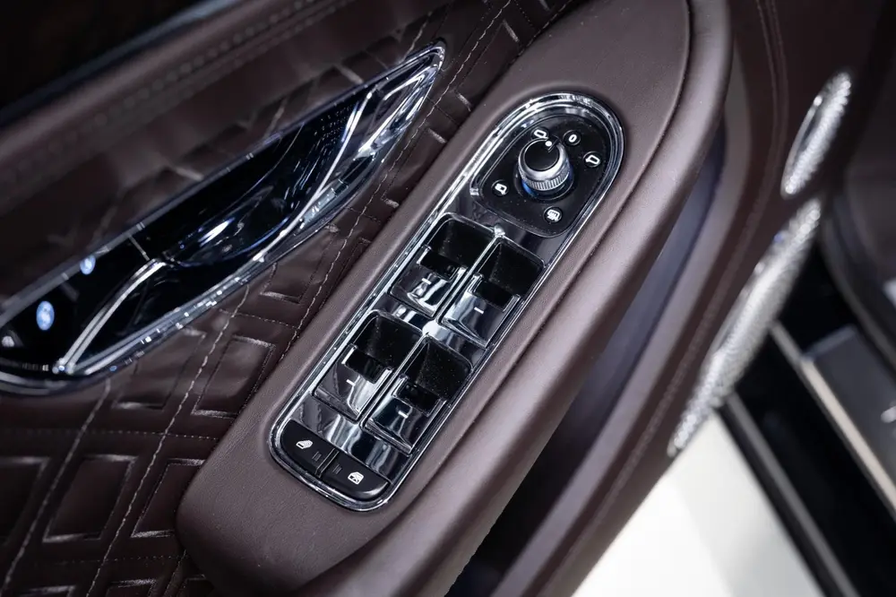 Bentley Continental W12 uit 2019, foto 15