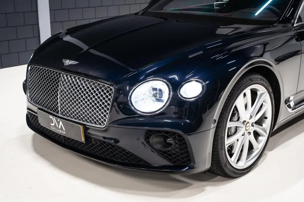 Bentley Continental W12 uit 2019, foto 4