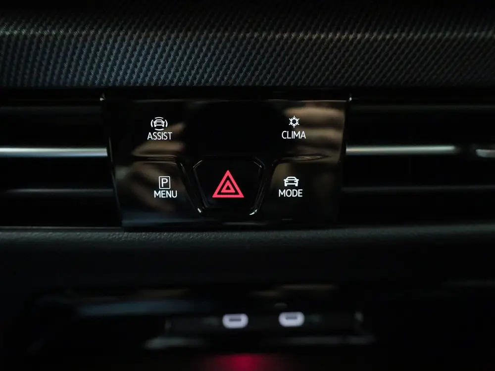 Volkswagen Golf 1.5 eTSI R-Line Edition uit 2025, foto 20