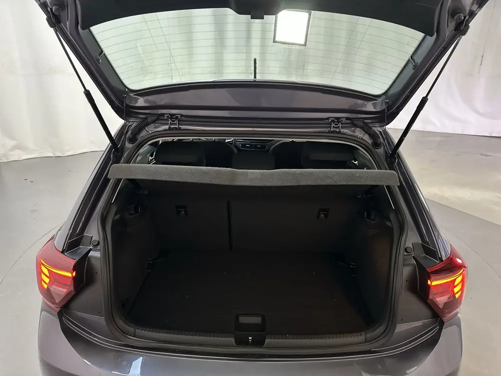 Volkswagen Polo 1.0 TSI DSG Life Parkeersensoren Navigatie V uit 2022, foto 18