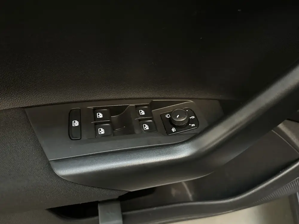 Volkswagen Polo 1.0 TSI DSG Life Parkeersensoren Navigatie V uit 2022, foto 19