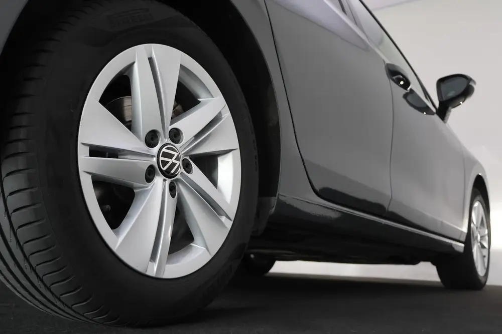 Volkswagen Golf 1.0 eTSI Dsg Life Business FULL LED | CAMERA uit 2023, foto 14
