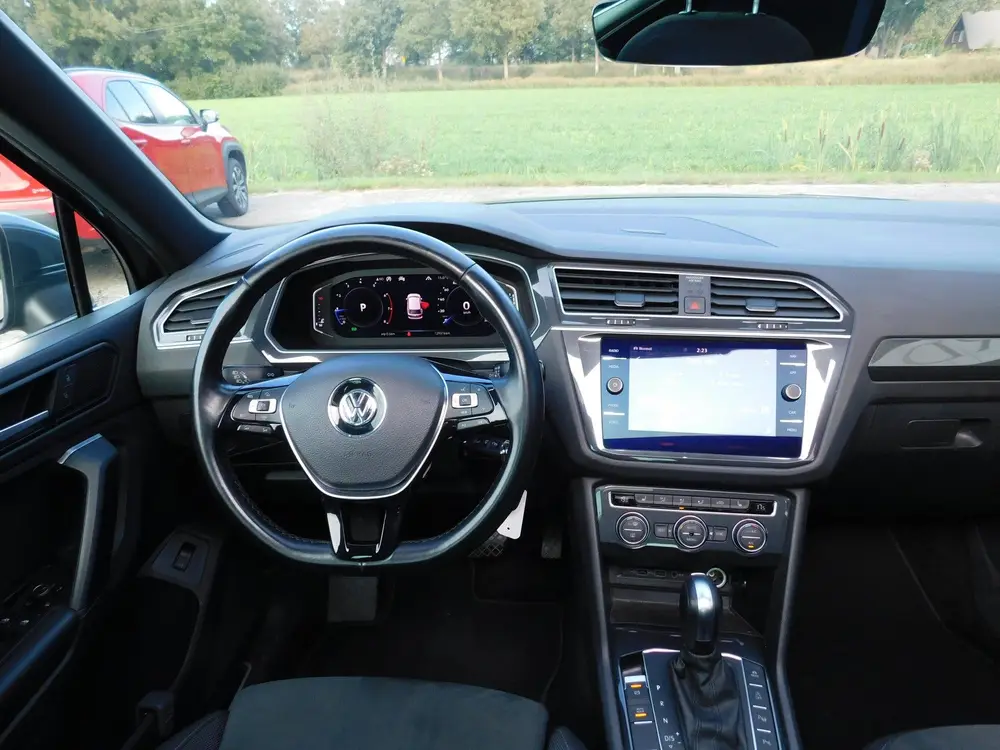 Volkswagen Tiguan 1.5 TSI/DSG Highline R-line, Camera, Panor uit 2020, foto 2