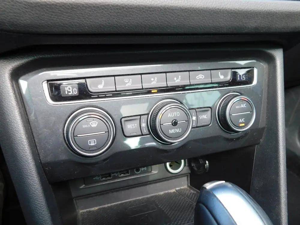 Volkswagen Tiguan 1.5 TSI/DSG Highline R-line, Camera, Panor uit 2020, foto 8