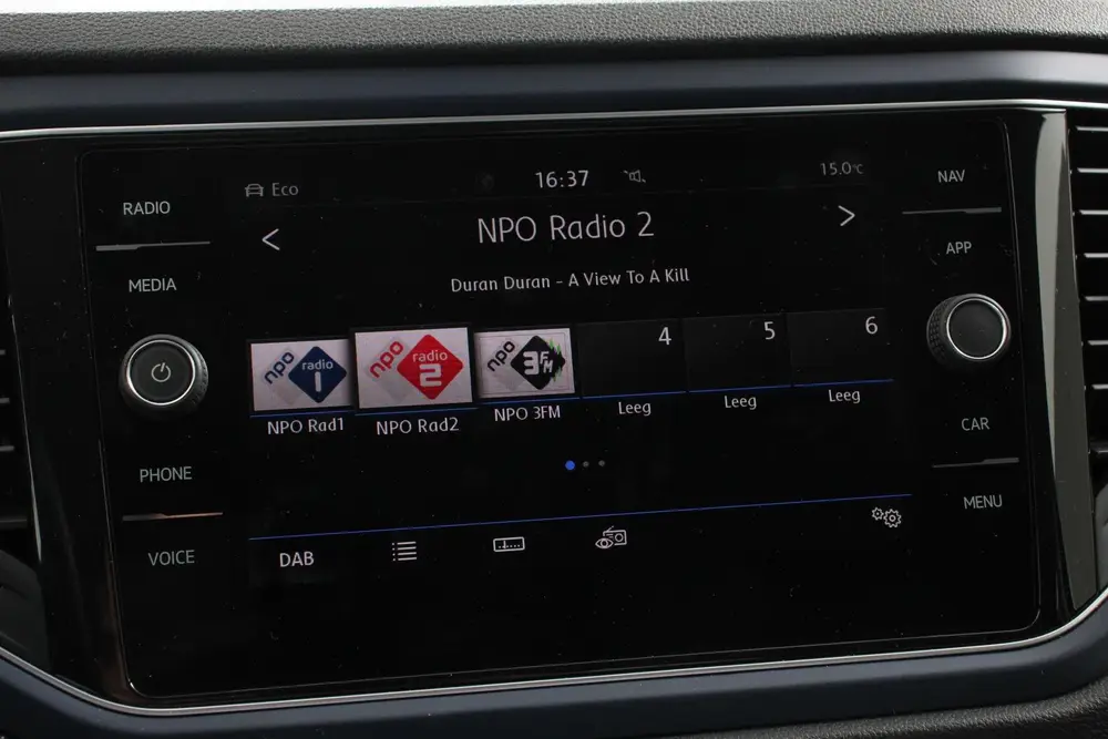 Volkswagen T-Roc 1.5 TSI 150pk DSG R-Line United Navigatie C uit 2020, foto 15