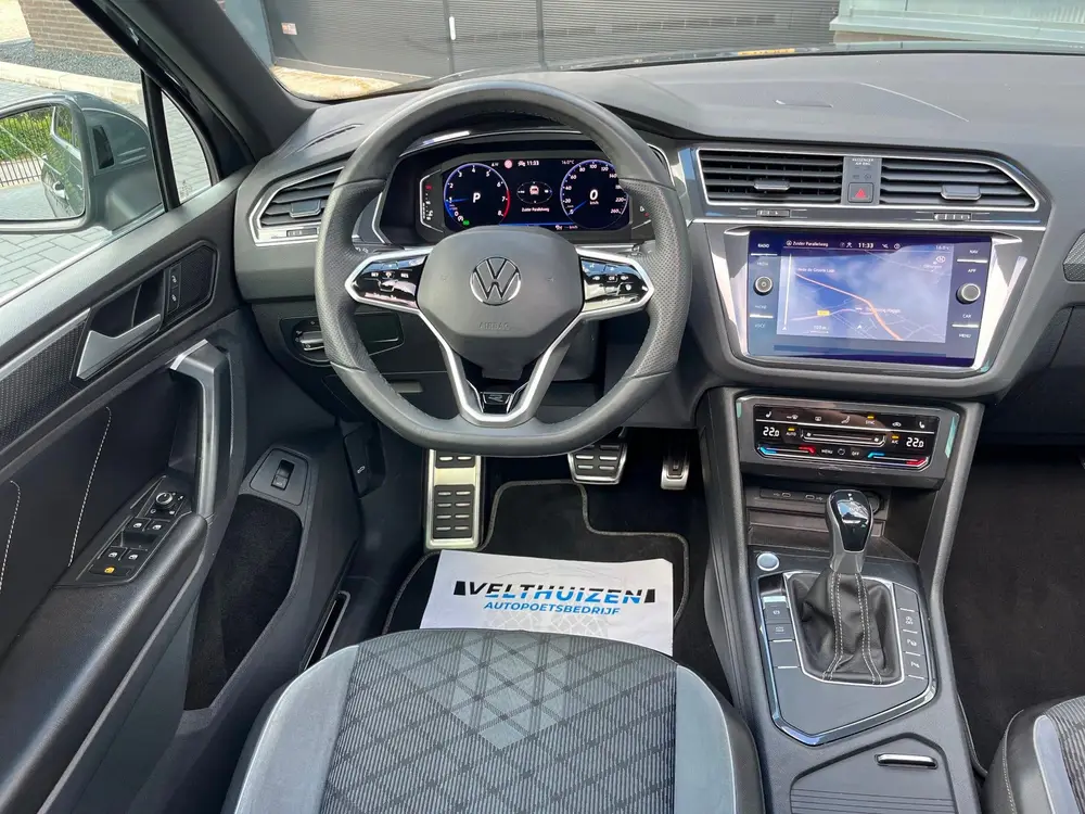 Volkswagen Tiguan 1.5 TSI R-Line Business+ NLAuto/Panoramada uit 2021, foto 3