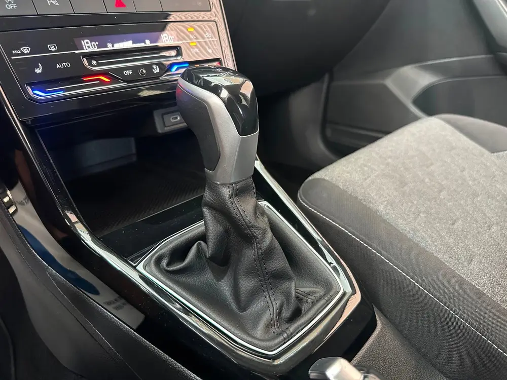 Volkswagen T-Cross 1.5 TSI Life 150 PK Automaat DSG / Naviga uit 2023, foto 18