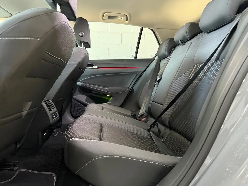 Volkswagen GOLF 1.5 eTSI R-Line Business+ uit 2022, foto 10