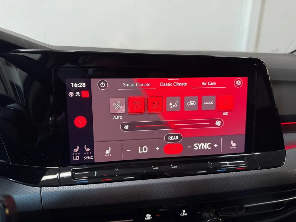Volkswagen GOLF 1.5 eTSI R-Line Business+ uit 2022, foto 18
