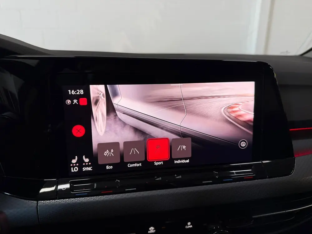 Volkswagen GOLF 1.5 eTSI R-Line Business+ uit 2022, foto 20