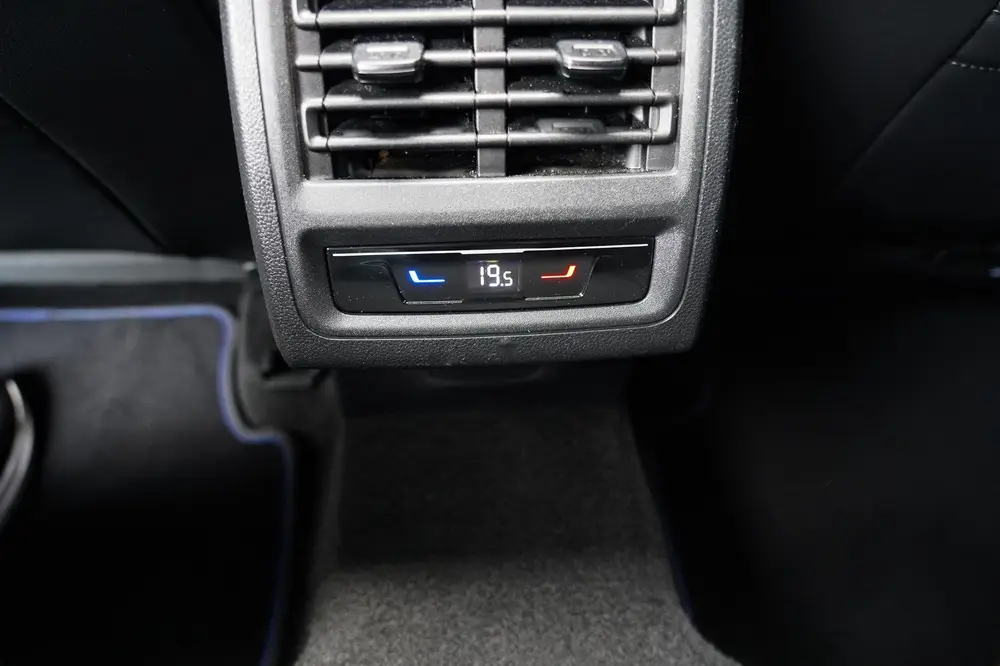 Volkswagen Golf Golf GTI R 2.0 TSI R 4Motion HUD/PANO/MATRIX iQ/P uit 2022, foto 20