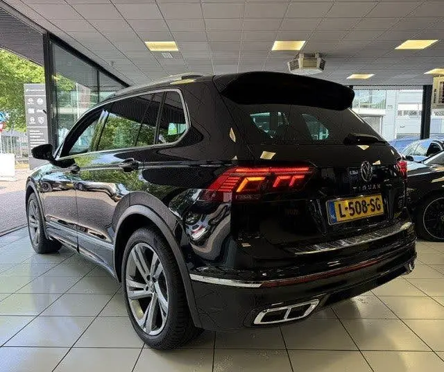 Volkswagen Tiguan 1.5 TSI R-Line Business+/ 3x R-Line/Pano/L uit 2020, foto 13