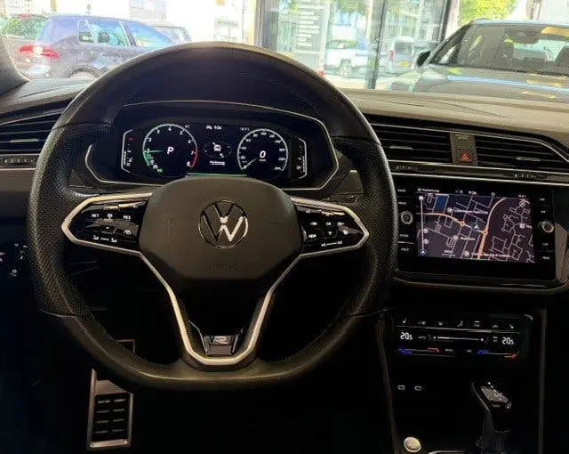 Volkswagen Tiguan 1.5 TSI R-Line Business+/ 3x R-Line/Pano/L uit 2020, foto 2