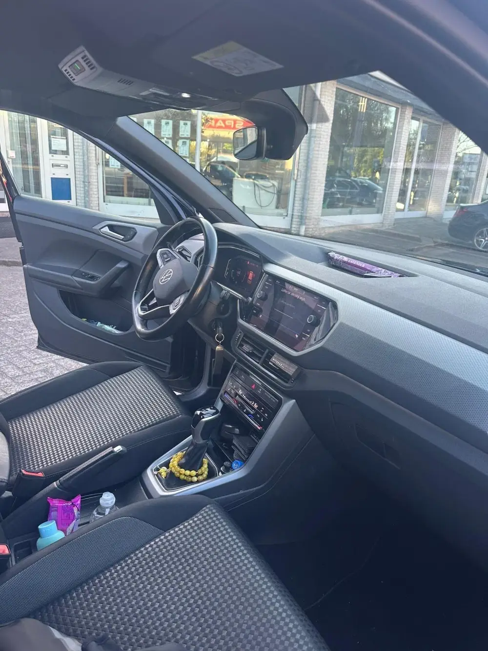 Volkswagen T-Cross 1.0 TSI 110pk 7-DSG 2022 Zwart uit 2022, foto 15