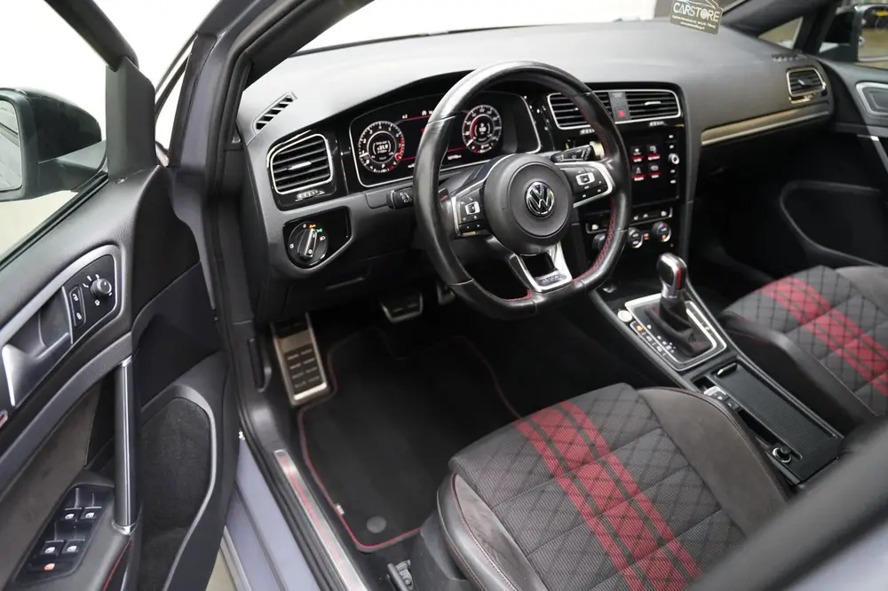 Volkswagen Golf 2.0 TSI GTI TCR PANO VIRTUAL ACC KEYLESS CAM uit 2019, foto 12