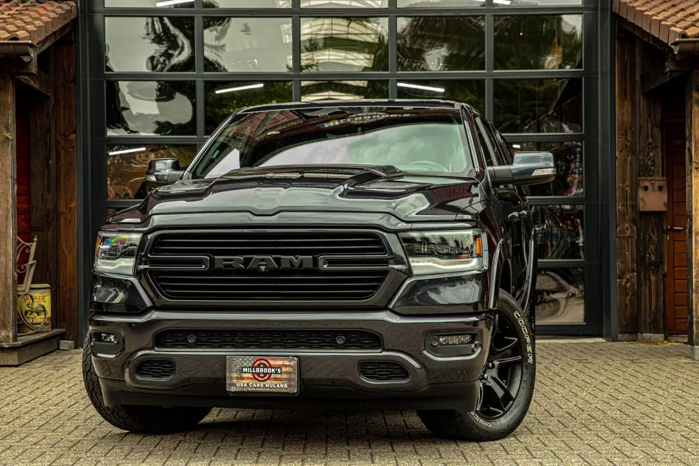 Dodge Ram 1500 5.7 V8 4x4 Crew Cab Sport (bj 2021) uit 2021, foto 2