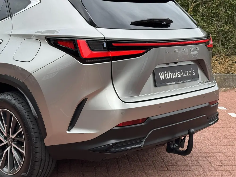 Lexus NX 450h+ AWD 360cam Trekhaak Dealer onderhoud uit 2022, foto 11